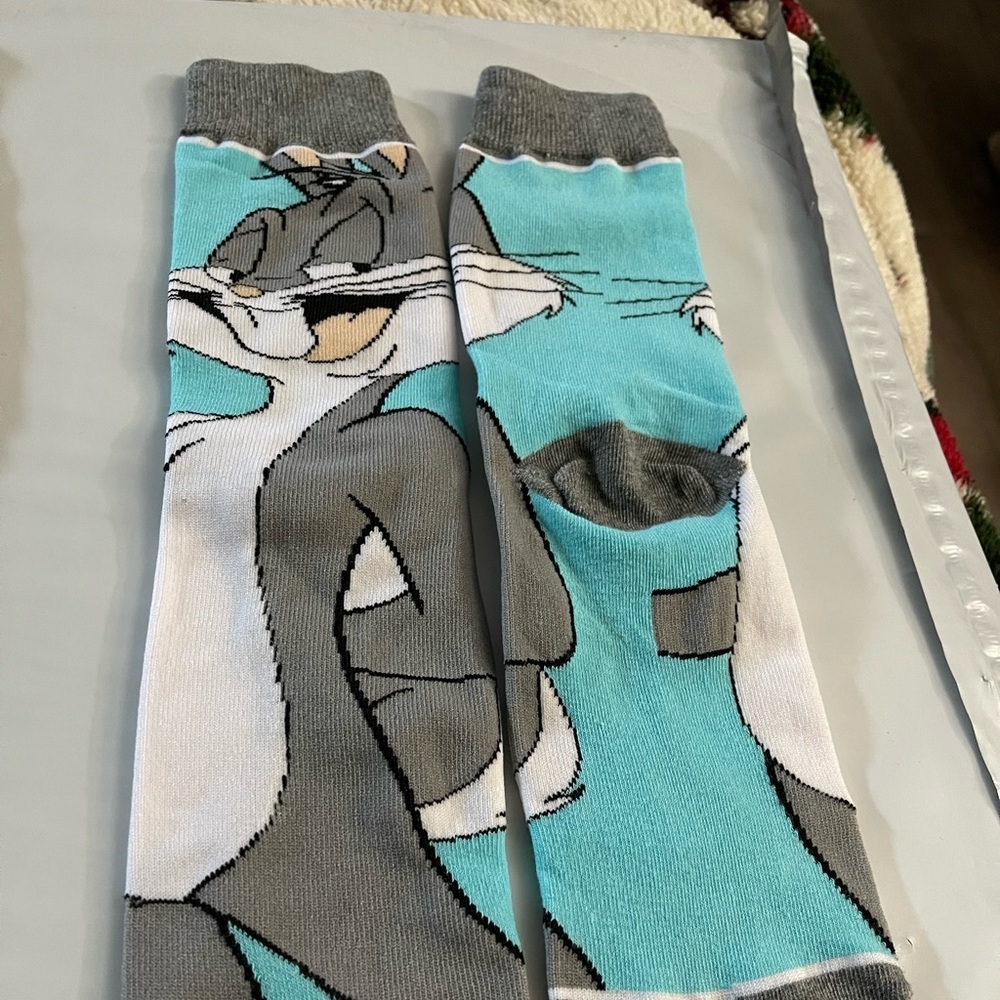 NWOT Bugs Bunny Cartoon Men’s Novelty Socks Size 7-10